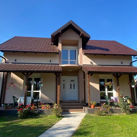 Kod Cika Brke Lägenhet Vrdnik Exteriör bild